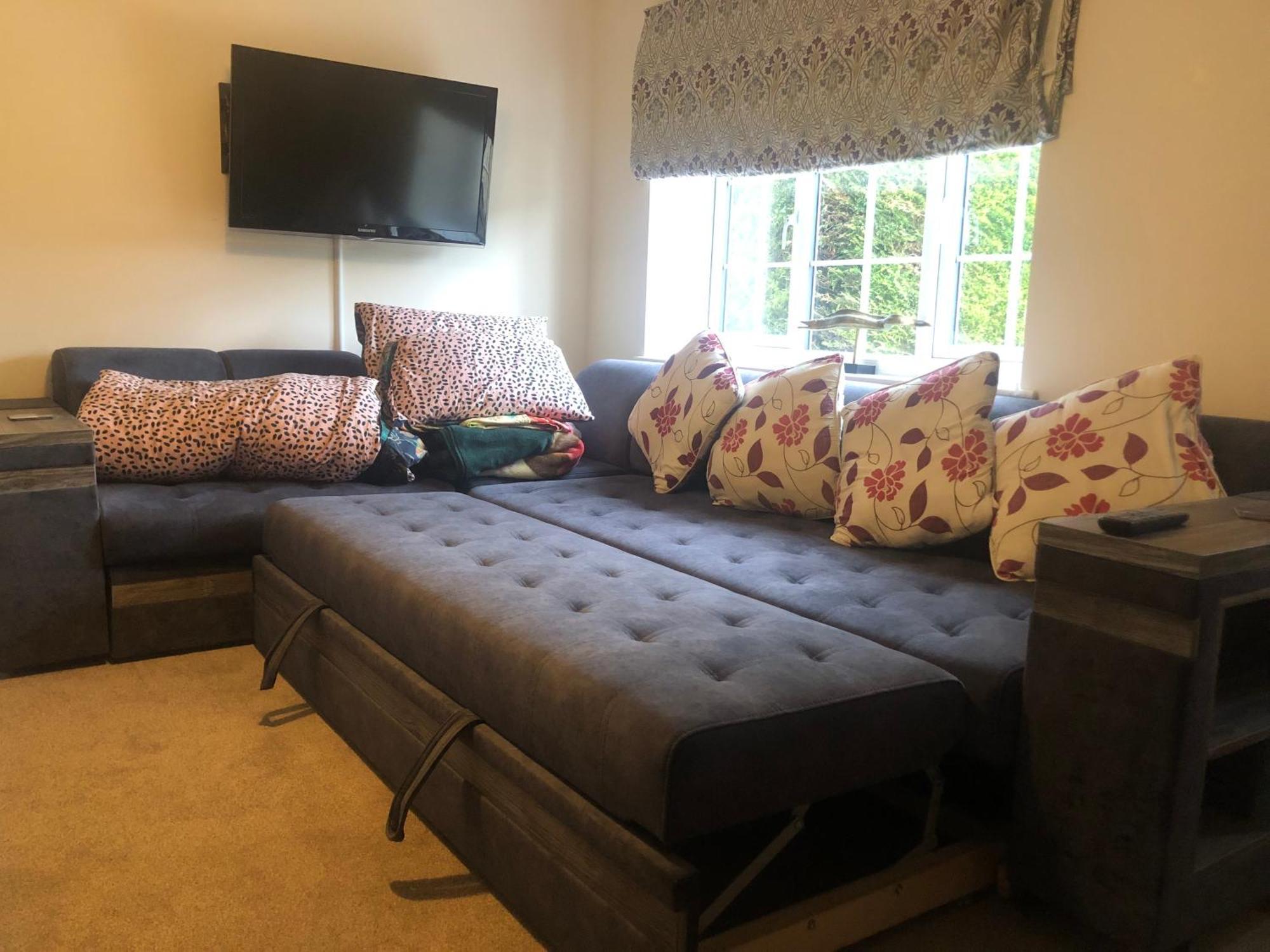 Entire Guest Suite With Gated Property Broad Blunsdon Exterior foto